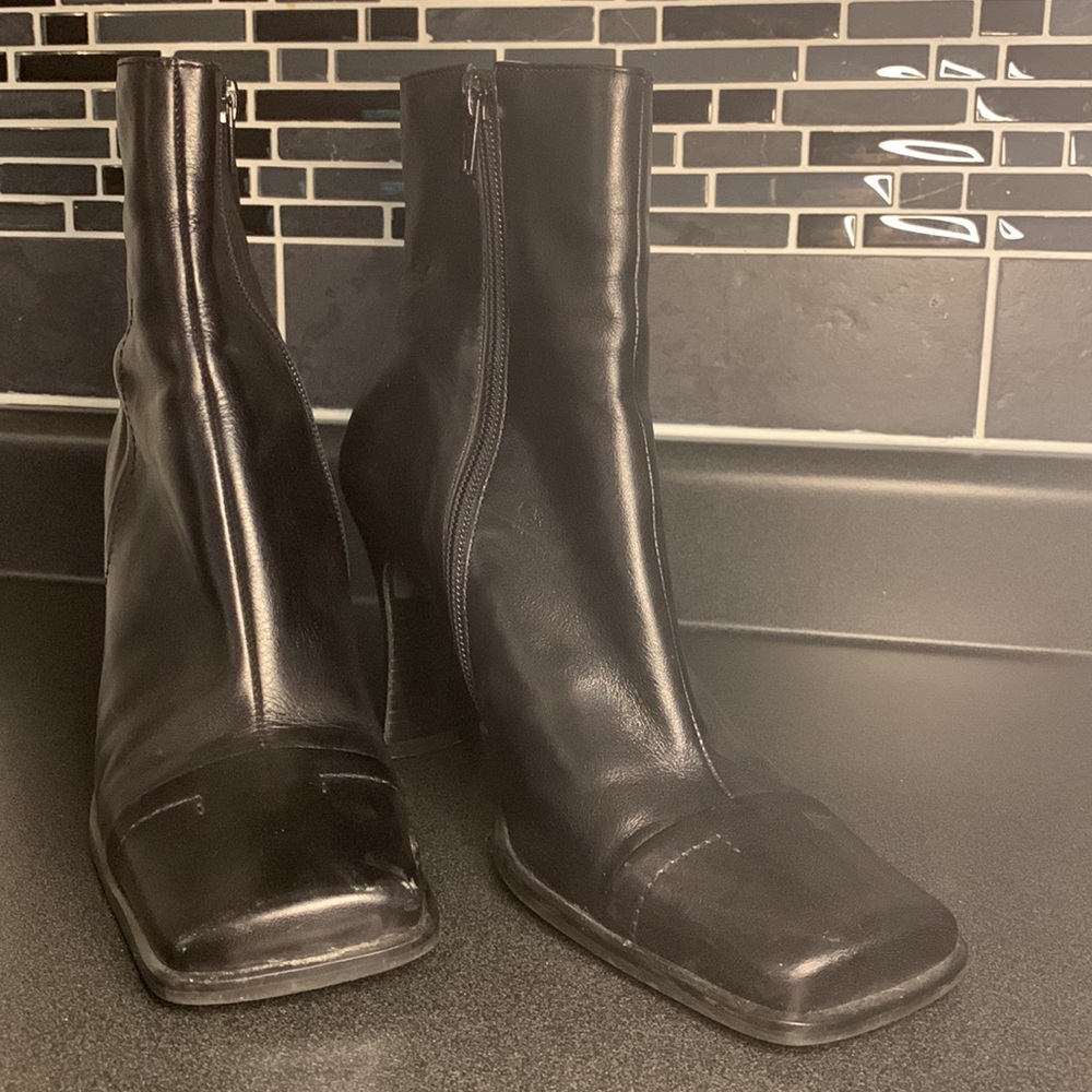 Stylish Black Square-Toe Leather Boots